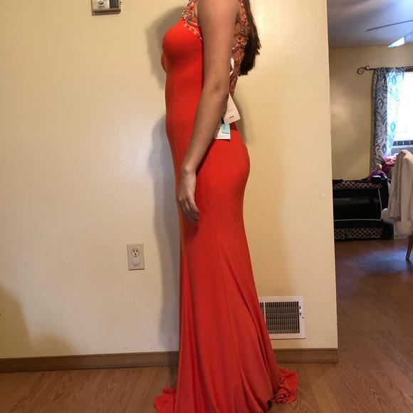 Unique and beautiful - Picture 2 of 8